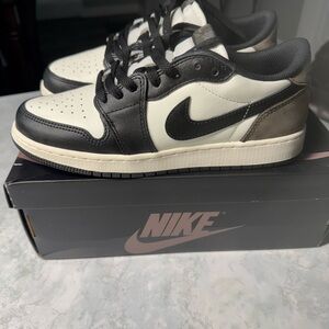 Jordan 1 Retro OG Low Mocha